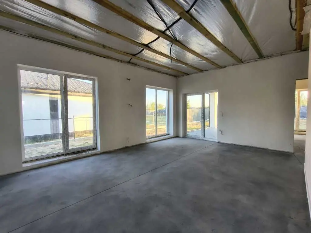 Фото Продаю будинок, 120 кв. м, Путрівка, ціна: 110000 USD, код 8184