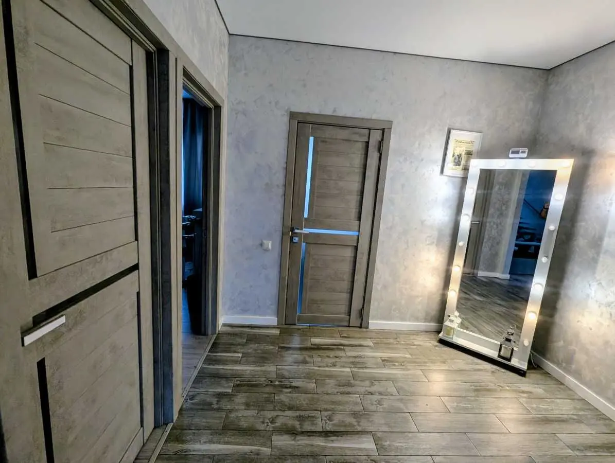 Фото Продаю 2-комнатную квартиру, 100 кв. м, Таращанская ул.  Белая Церковь, цена: 120000 USD, код 8192