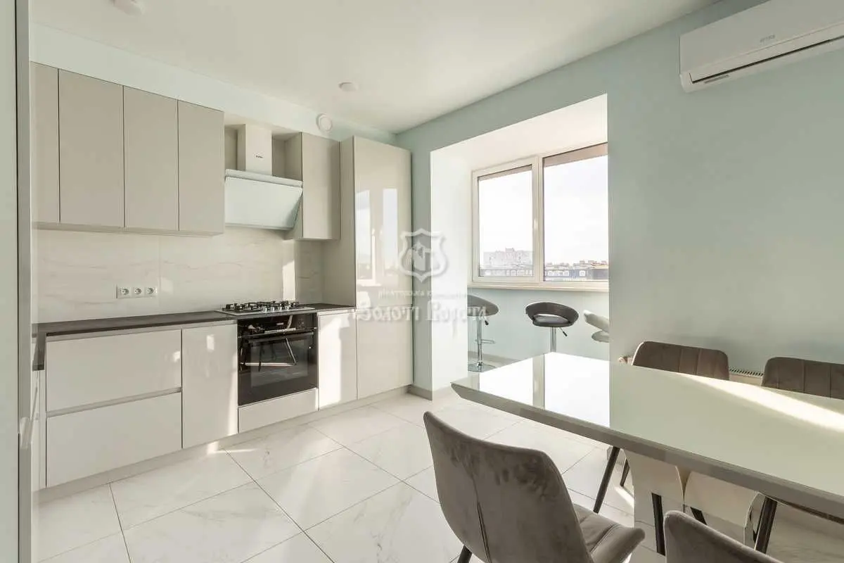 Фото Продаю 3 кімнатну квартиру, 94 кв. м, Щаслива вул. 7 Софіївська Борщагівка, ціна: 175000 USD, код 8205