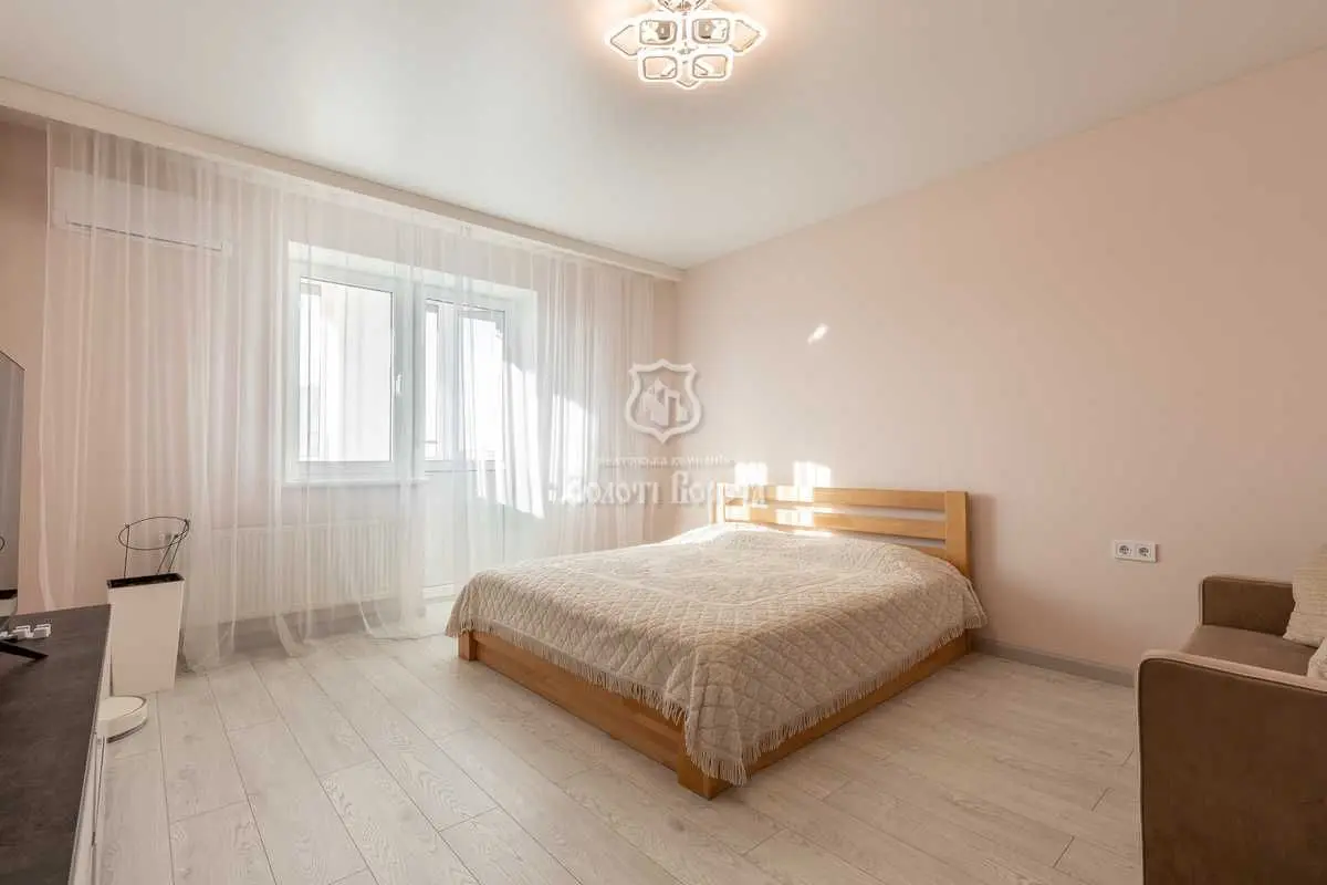Фото Продаю 3 кімнатну квартиру, 94 кв. м, Щаслива вул. 7 Софіївська Борщагівка, ціна: 175000 USD, код 8205