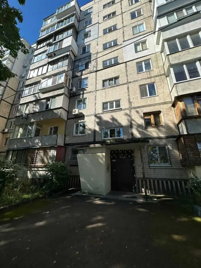 Фото Продаю 3 кімнатну квартиру, 56 кв. м, Марка Безручка вул. (Бабушкіна) 23а Київ, ціна: 68000 USD, код 8209
