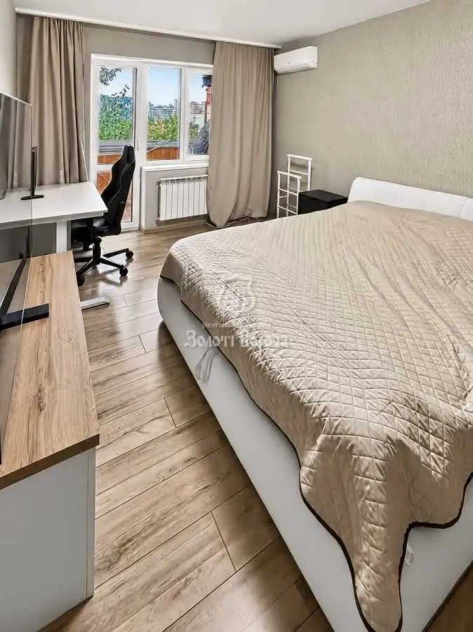 Фото Продаю 2 кімнатну квартиру, 51.8 кв. м, Каштанова вул. 13 Київ, ціна: 85000 USD, код 8212