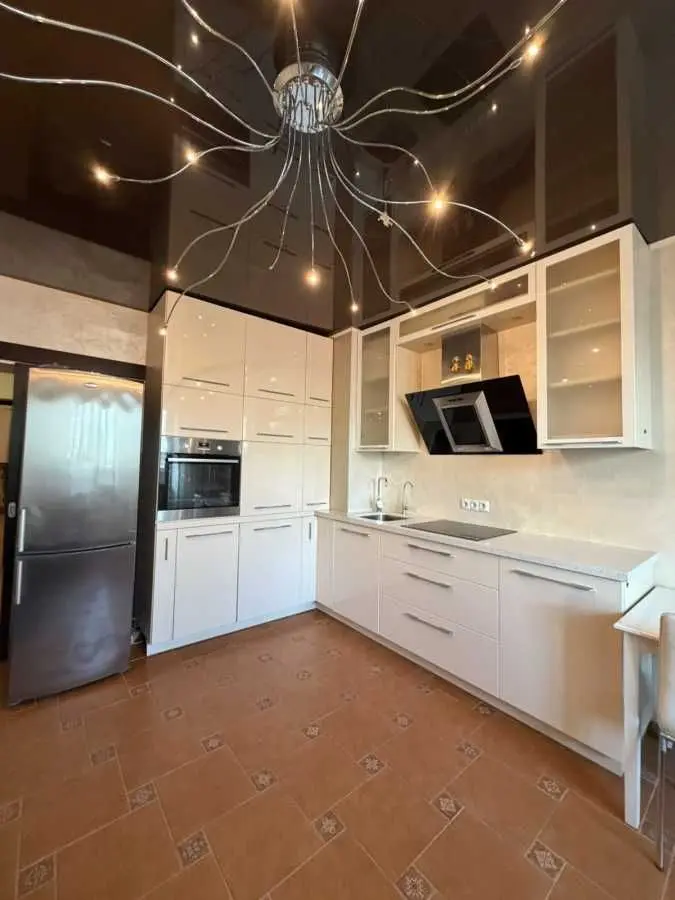 Фото Selling a 1-room apartment, 56 sq.m., Boryspilska Street 6 Kyiv, price: 75000 USD, code 8219