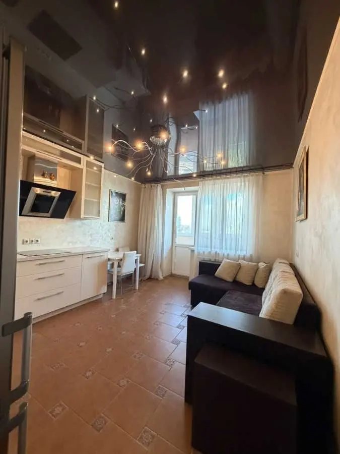 Фото Selling a 1-room apartment, 56 sq.m., Boryspilska Street 6 Kyiv, price: 75000 USD, code 8219
