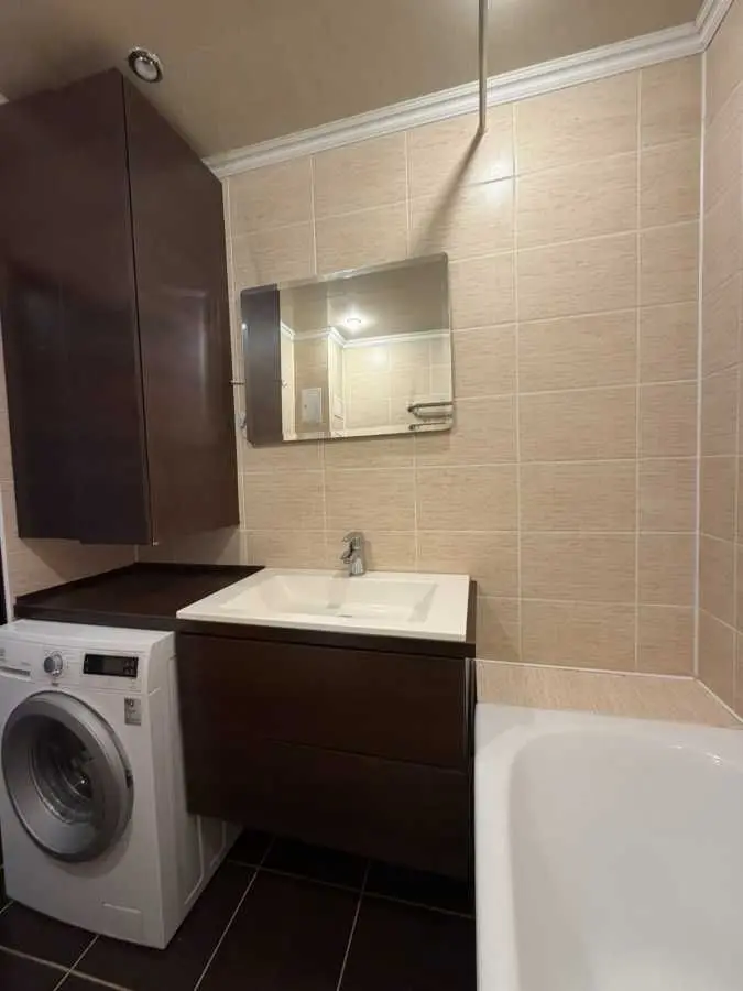 Фото Selling a 1-room apartment, 56 sq.m., Boryspilska Street 6 Kyiv, price: 75000 USD, code 8219