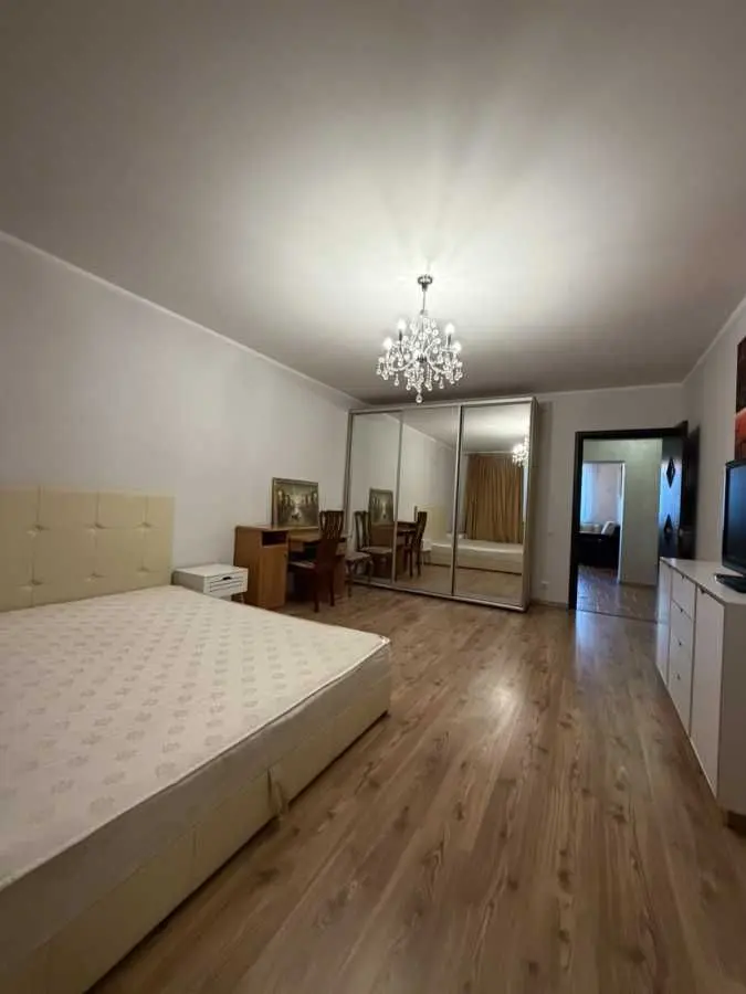 Фото Selling a 1-room apartment, 56 sq.m., Boryspilska Street 6 Kyiv, price: 75000 USD, code 8219