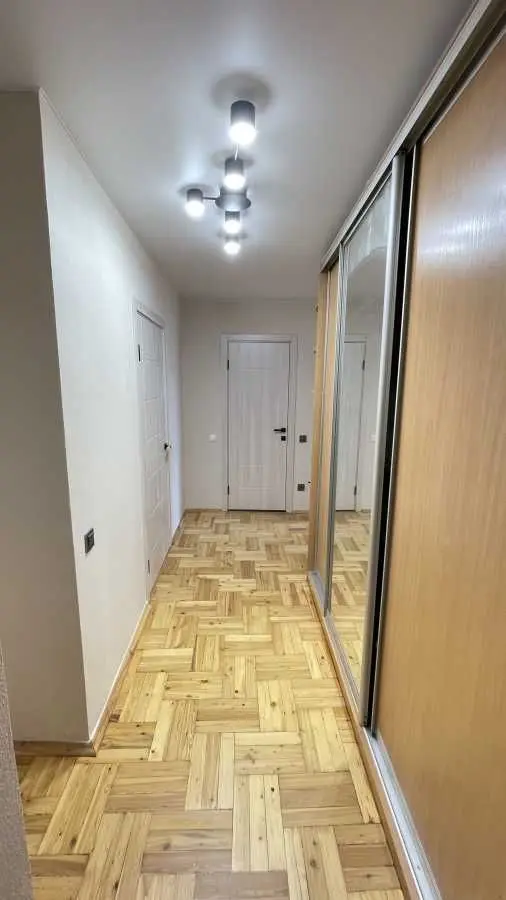 Фото Продаю 2 кімнатну квартиру, 64.2 кв. м, 29 Дніпро, ціна: 70000 USD, код 8243