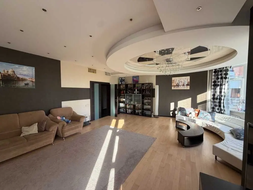 Фото Rent a 4-room apartment, Staronavodnytska Street 13 Kyiv for long-term rent, price: 1300 USD, code 8249