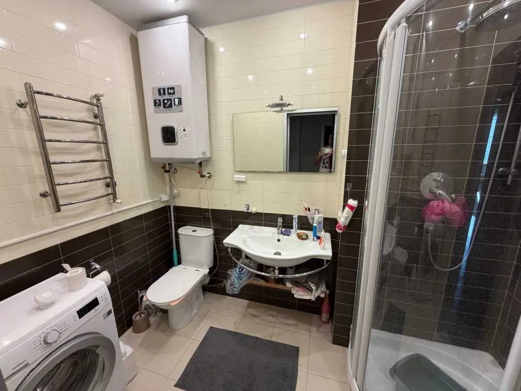 Фото Rent a 4-room apartment, Staronavodnytska Street 13 Kyiv for long-term rent, price: 1300 USD, code 8249