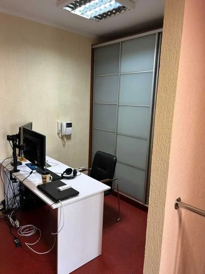 Фото Продаю офис, 120 кв. м, Петра Болбочана ул. (Командарма Каменева) 4а Киев, цена: 204000 USD, код 8258