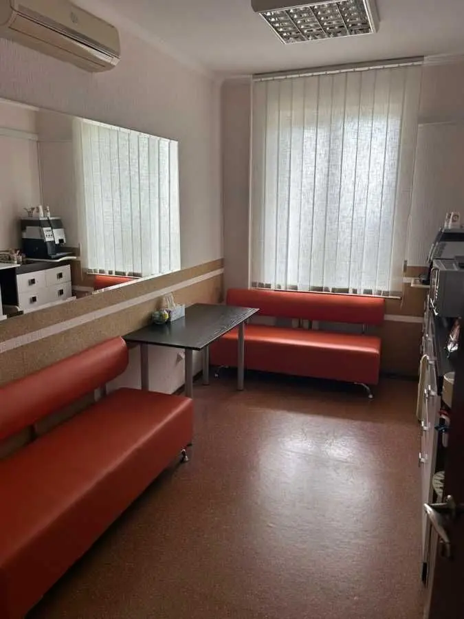 Фото Продаю офис, 120 кв. м, Петра Болбочана ул. (Командарма Каменева) 4а Киев, цена: 204000 USD, код 8258