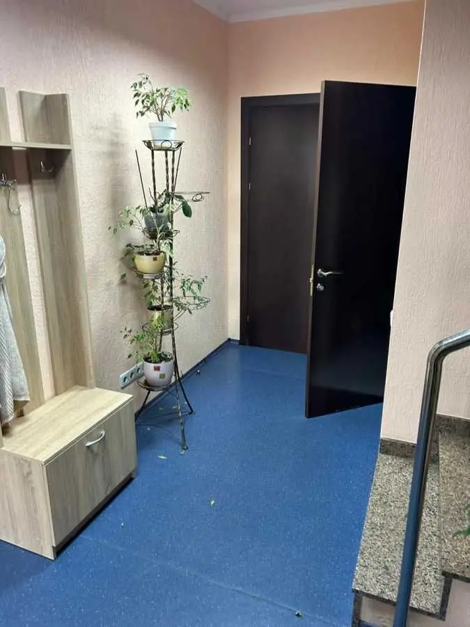 Фото Продаю офис, 120 кв. м, Петра Болбочана ул. (Командарма Каменева) 4а Киев, цена: 204000 USD, код 8258