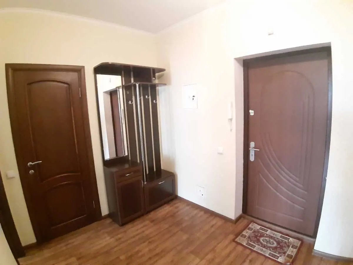 Фото Снять 1-комнатную квартиру, Петра Дорошенко ул. (Ленинская)  Киев в долгосрочную аренду, цена: 14999 UAH, код 8296