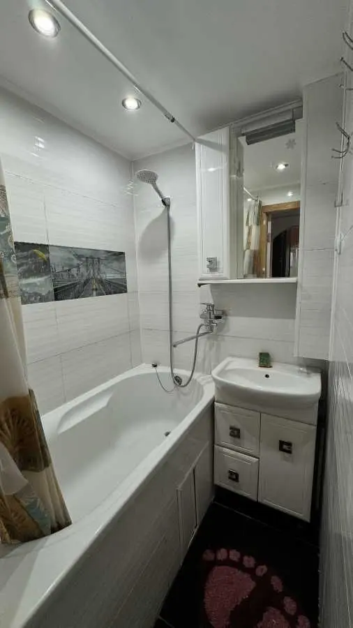 Фото Продаю 3-комнатную квартиру, 48 кв. м, Тампере ул. 8б Киев, цена: 54000 USD, код 8301