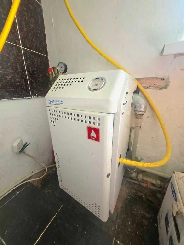 Фото Продаю 1 кімнатну квартиру, 35 кв. м, Гребінки, ціна: 25000 USD, код 8303