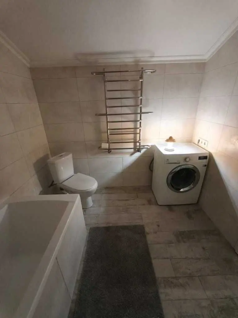 Фото Продаю 4 кімнатну квартиру, 130 кв. м, Володимира Івасюка вул.  Львів, ціна: 138000 USD, код 8307