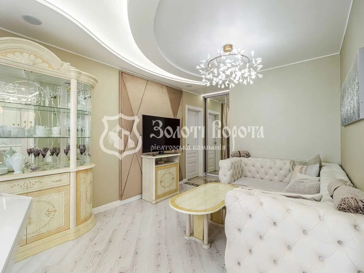 Фото Продаю 2 кімнатну квартиру, 78 кв. м, Здолбунівська вул. 13 Київ, ціна: 80000 USD, код 8317