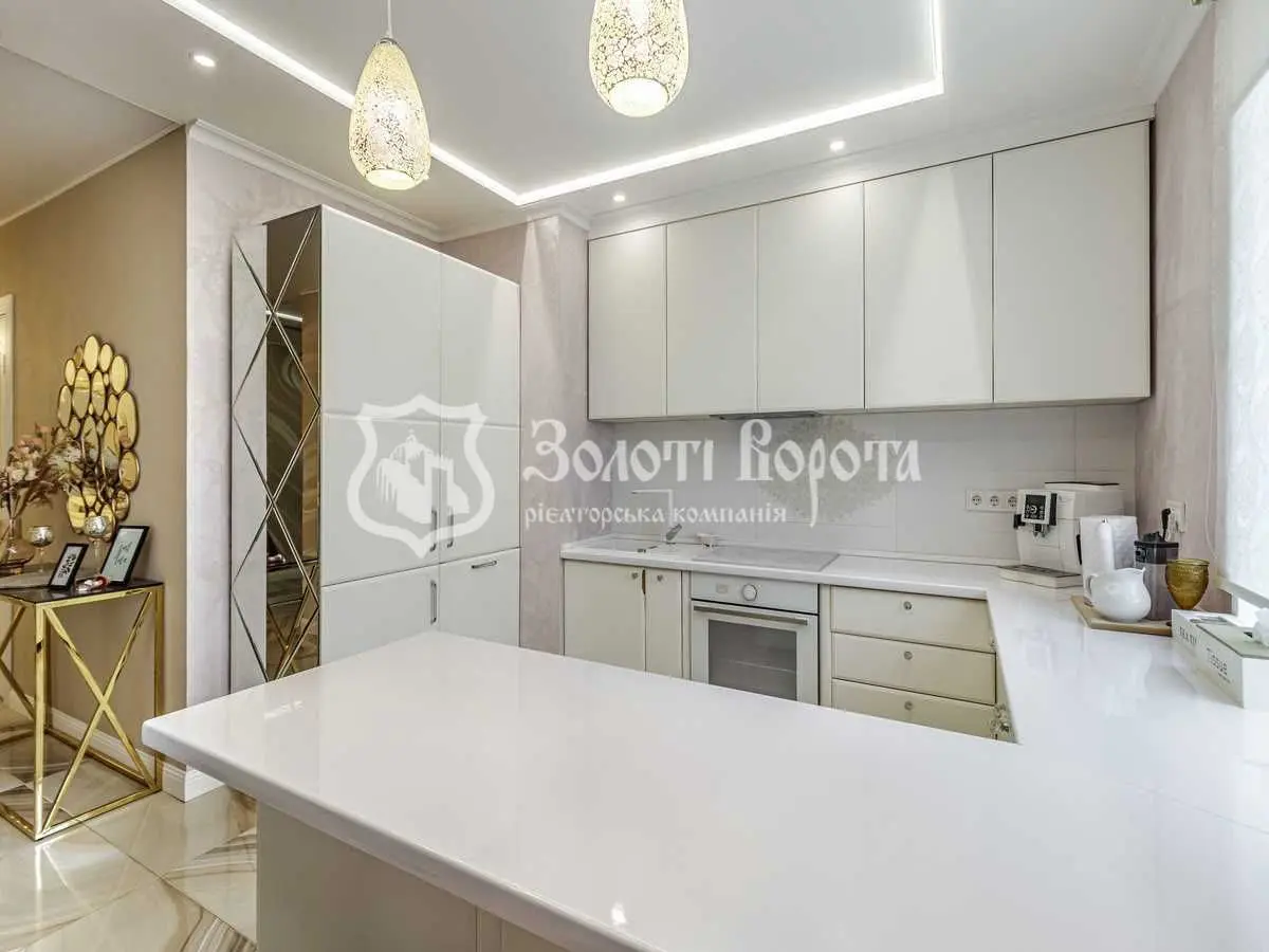 Фото Продаю 2 кімнатну квартиру, 78 кв. м, Здолбунівська вул. 13 Київ, ціна: 80000 USD, код 8317