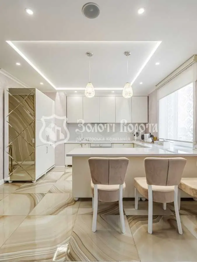 Фото Продаю 2 кімнатну квартиру, 78 кв. м, Здолбунівська вул. 13 Київ, ціна: 80000 USD, код 8317