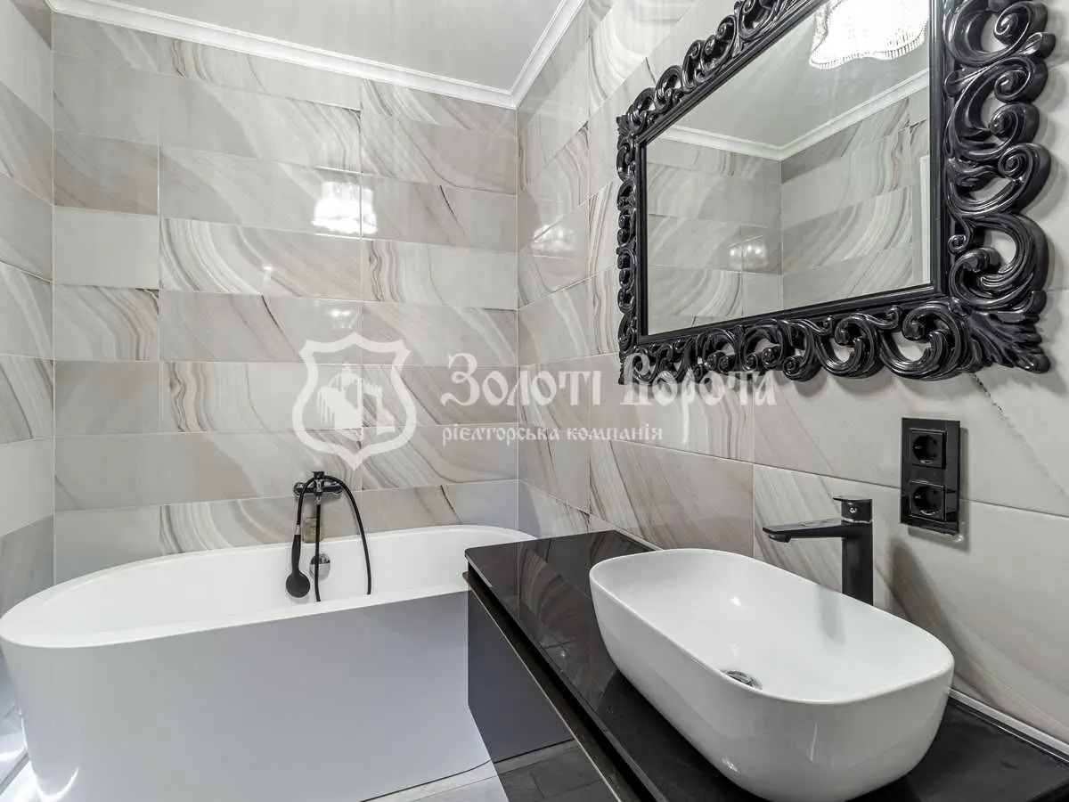 Фото Продаю 2 кімнатну квартиру, 78 кв. м, Здолбунівська вул. 13 Київ, ціна: 80000 USD, код 8317