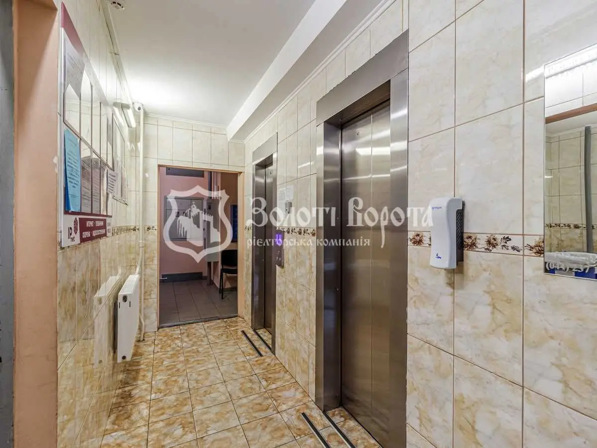 Фото Продаю 2 кімнатну квартиру, 78 кв. м, Здолбунівська вул. 13 Київ, ціна: 80000 USD, код 8317