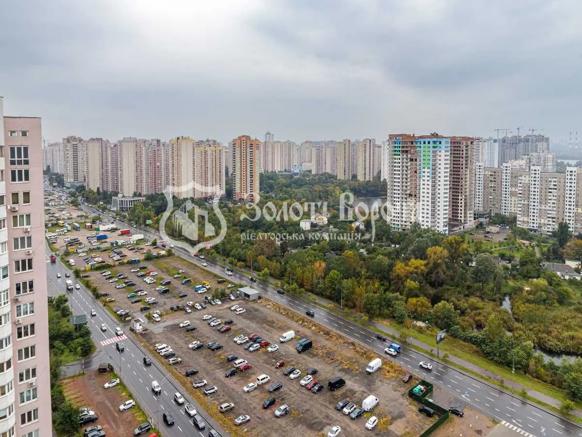 Фото Продаю 2 кімнатну квартиру, 78 кв. м, Здолбунівська вул. 13 Київ, ціна: 80000 USD, код 8317
