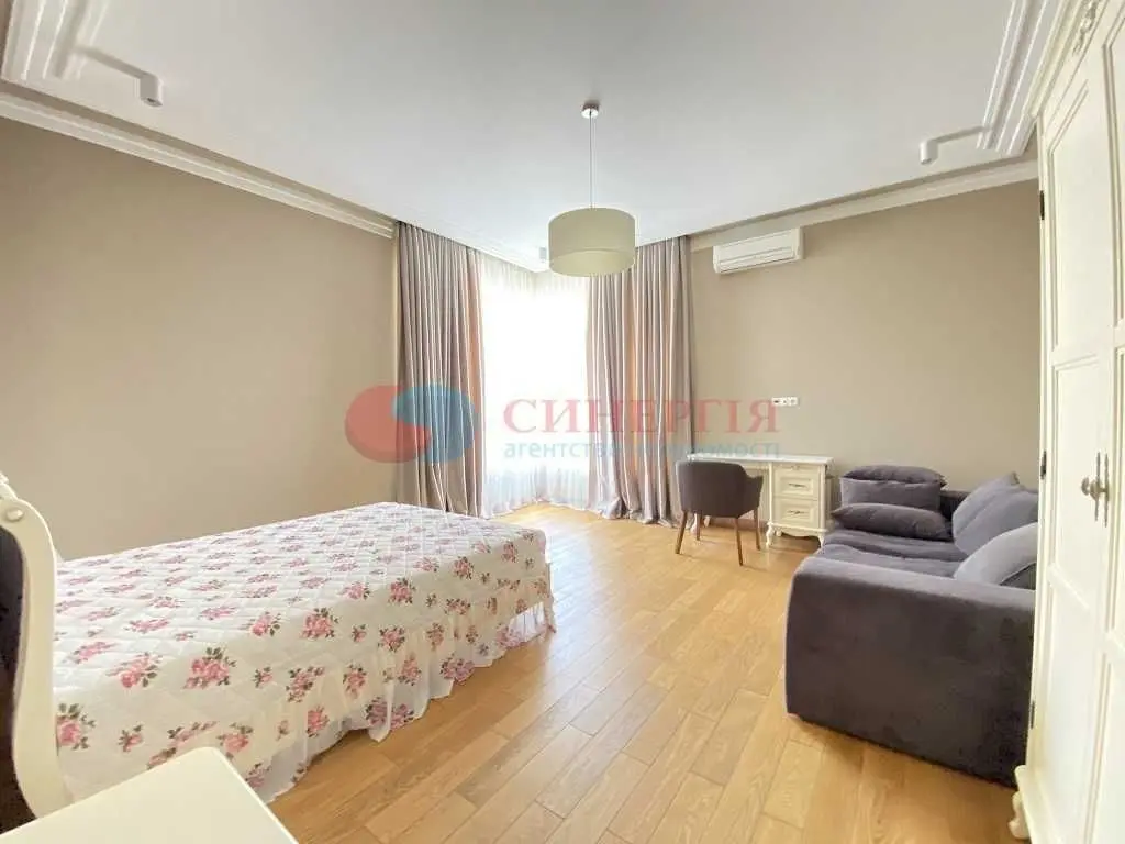 Фото Rent a 3-room apartment, Klovskyi Descent  Kyiv for long-term rent, price: 1300 USD, code 8318