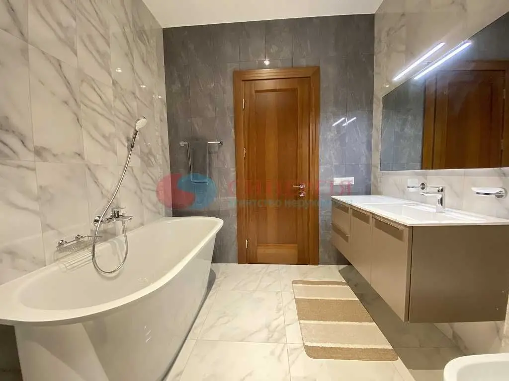 Фото Rent a 3-room apartment, Klovskyi Descent  Kyiv for long-term rent, price: 1300 USD, code 8318