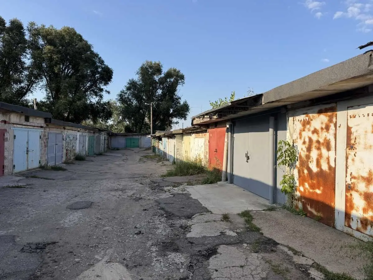 Фото Selling a parking space, garage, 24 sq.m., Arbatska street  Dnipro, price: 4000 UAH, code 8334
