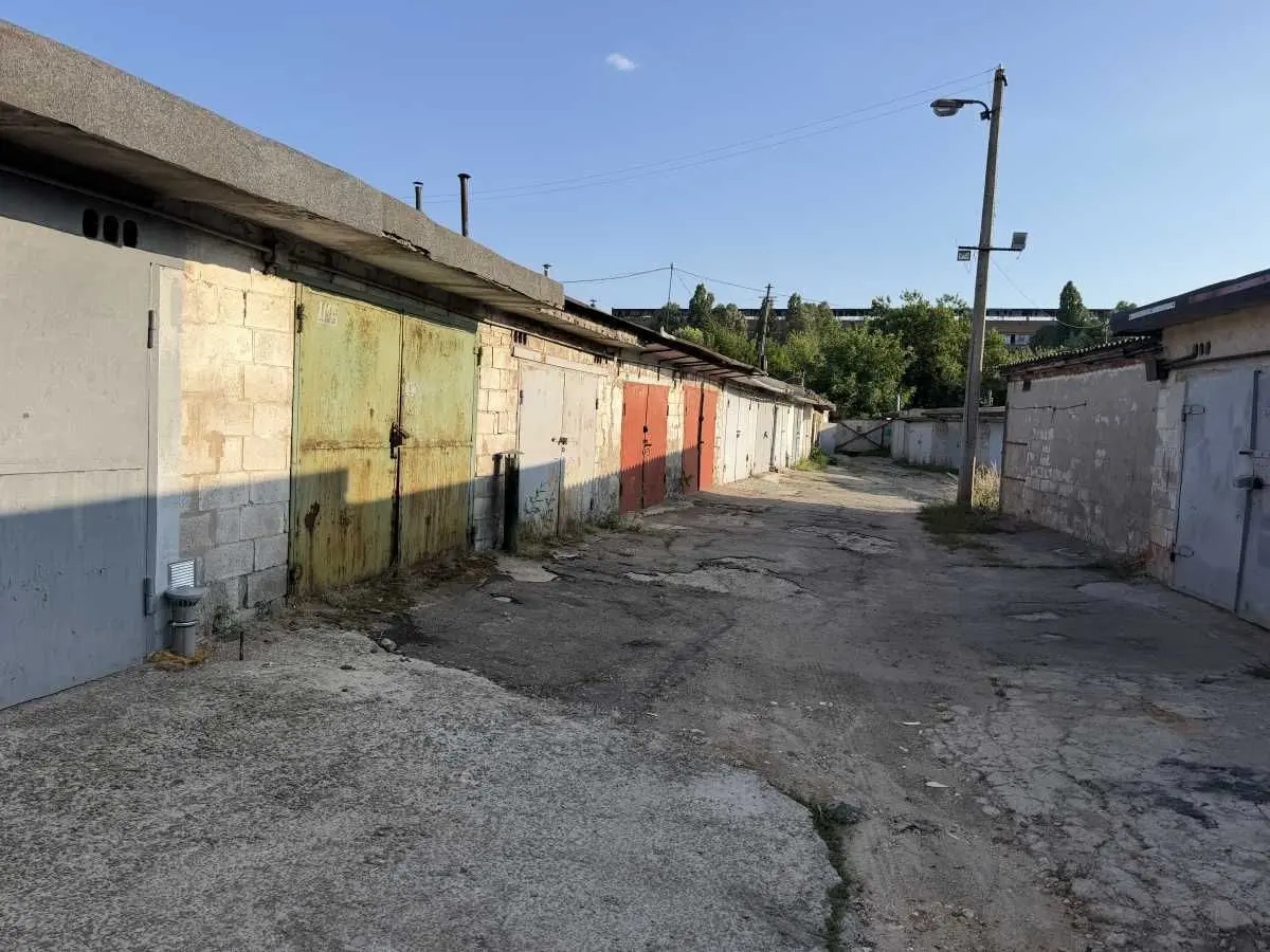 Фото Selling a parking space, garage, 24 sq.m., Arbatska street  Dnipro, price: 4000 UAH, code 8334