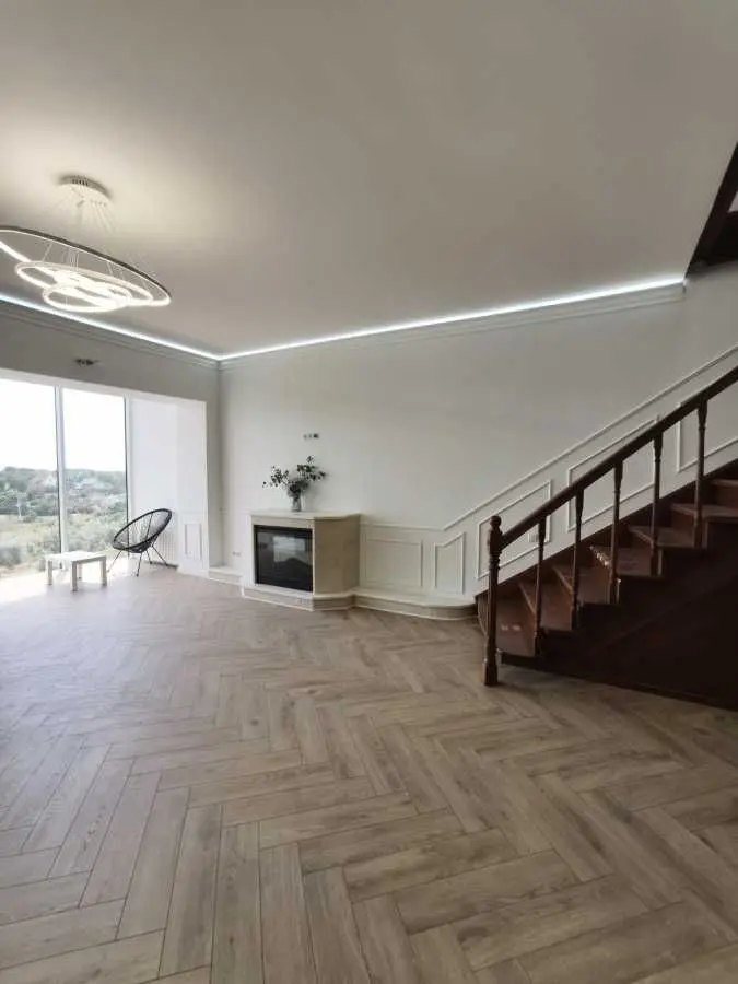 Фото Продаю 2 кімнатну квартиру, 106 кв. м, Вишнева вул.  Одеса, ціна: 125000 USD, код 8335
