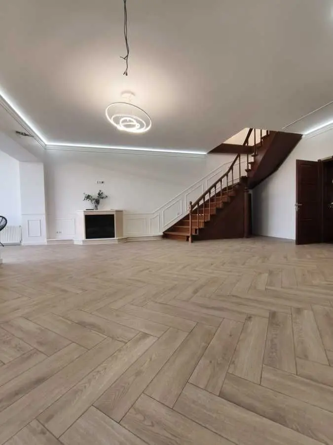 Фото Продаю 2 кімнатну квартиру, 106 кв. м, Вишнева вул.  Одеса, ціна: 125000 USD, код 8335
