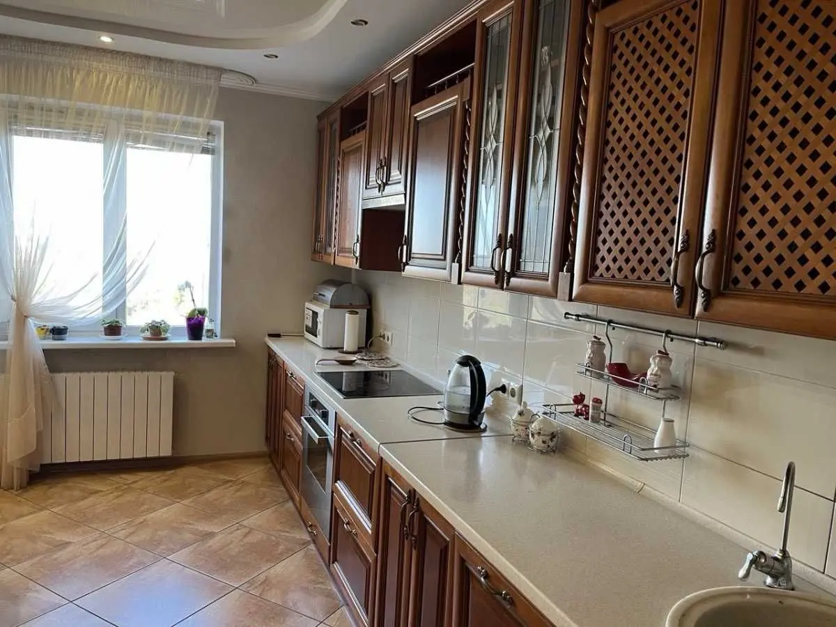 Фото Selling a 3-room apartment, 95.4 sq.m., Nauky Avenue  Kyiv, price: 120000 USD, code 8353