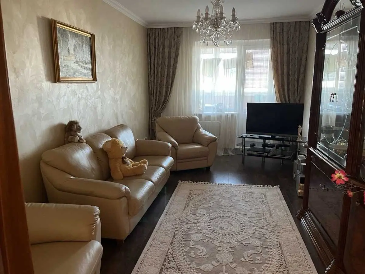 Фото Selling a 3-room apartment, 95.4 sq.m., Nauky Avenue  Kyiv, price: 120000 USD, code 8353