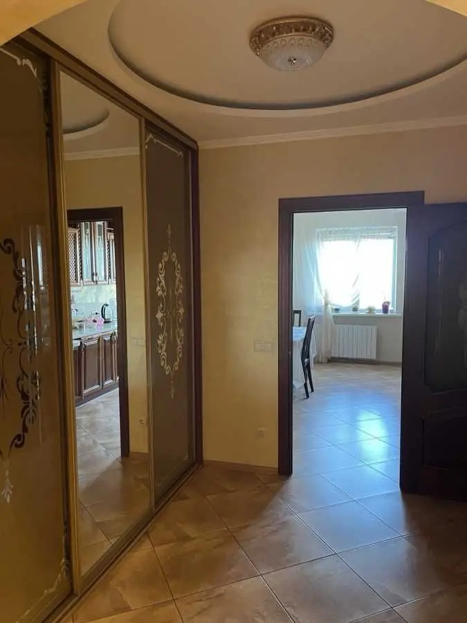 Фото Selling a 3-room apartment, 95.4 sq.m., Nauky Avenue  Kyiv, price: 120000 USD, code 8353