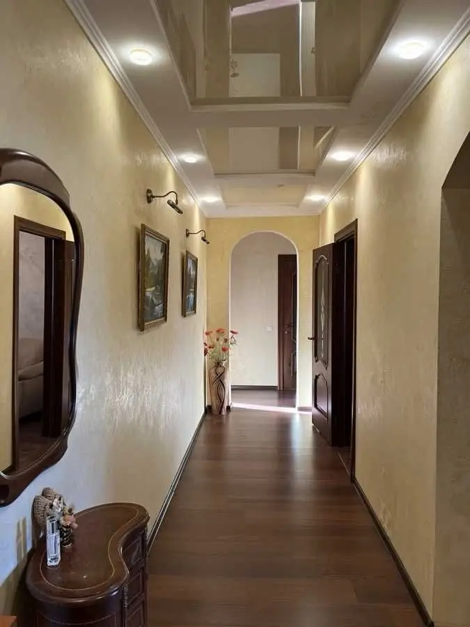 Фото Selling a 3-room apartment, 95.4 sq.m., Nauky Avenue  Kyiv, price: 120000 USD, code 8353