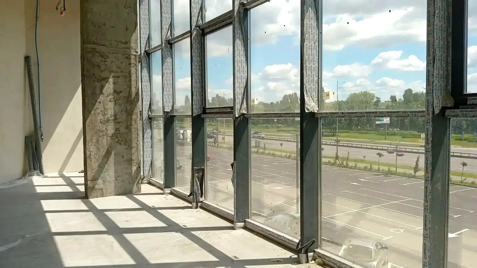 Фото Оренда торгівельної площі, Миколи Бажана просп. 17 Київ в довгострокову оренду, ціна: 11 $, код 8355