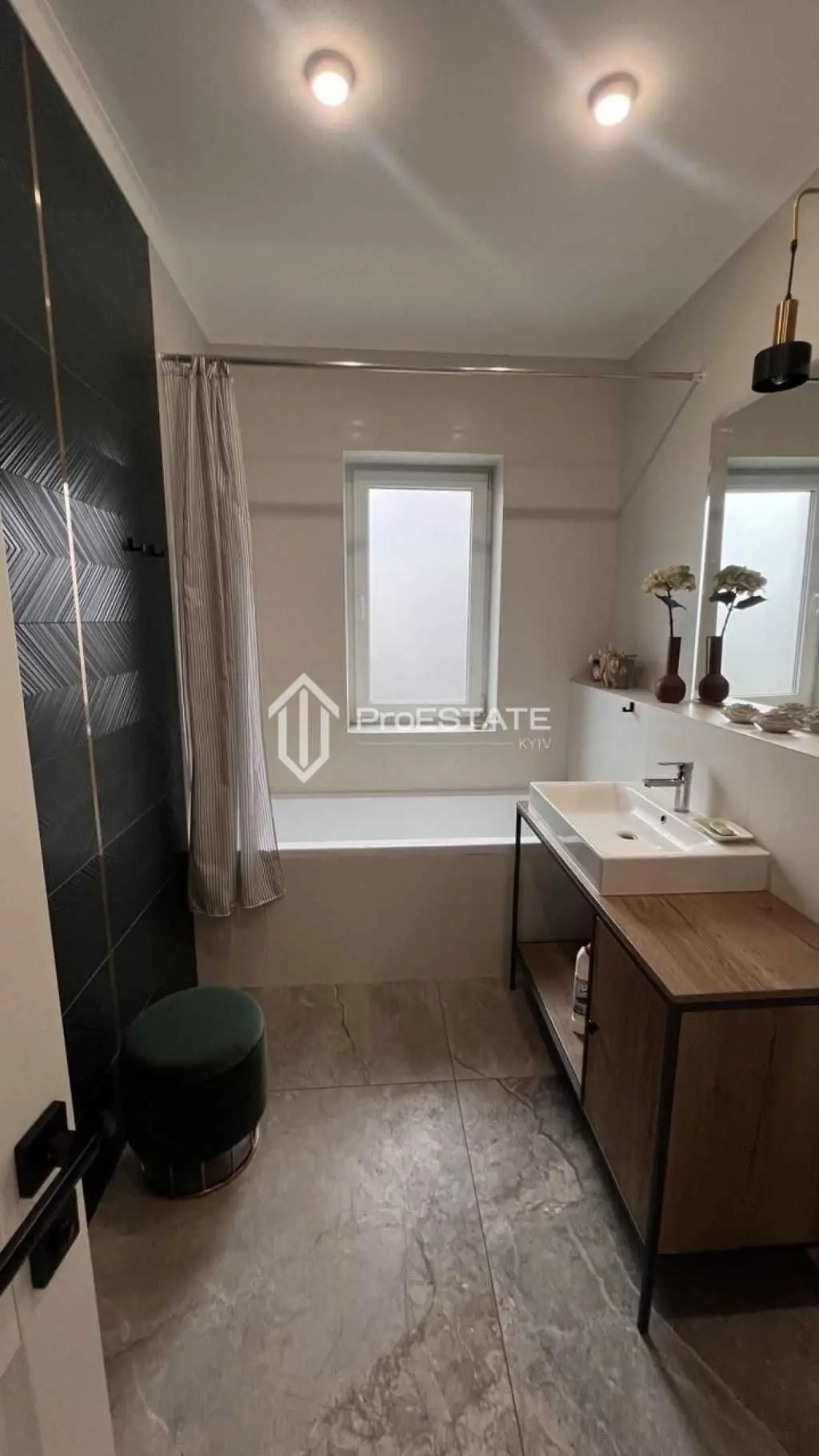 Фото Продаю будинок, 96.2 кв. м, Юності вул.  Гнідин, ціна: 169000 USD, код 8359