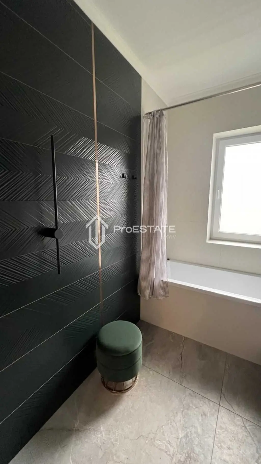 Фото Продаю будинок, 96.2 кв. м, Юності вул.  Гнідин, ціна: 169000 USD, код 8359