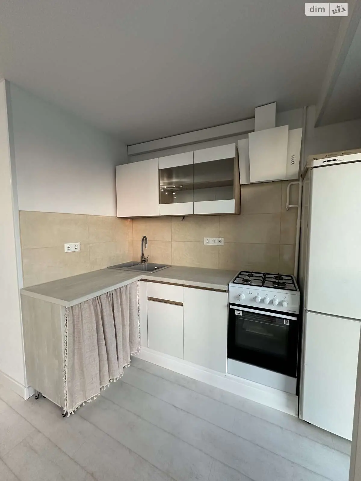 Фото Продаю 1 кімнатну квартиру, 30 кв. м, Амвросія Бучми вул. 6в Київ, ціна: 45000 $, код 8363