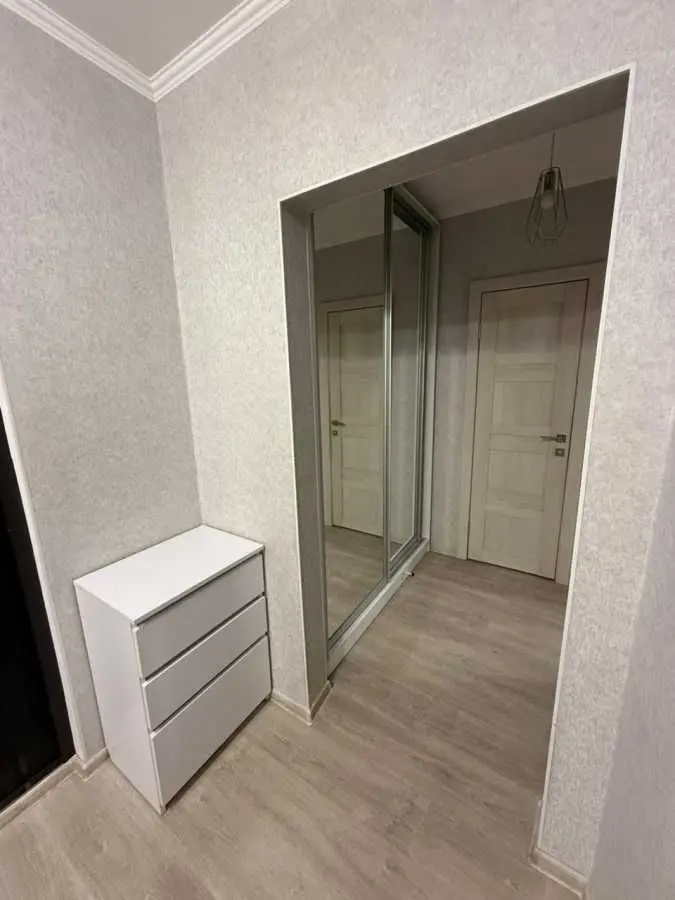 Фото Зняти 1 кімнатну квартиру, Софії Русової вул.  Київ в довгострокову оренду, ціна: 18000 UAH, код 8368