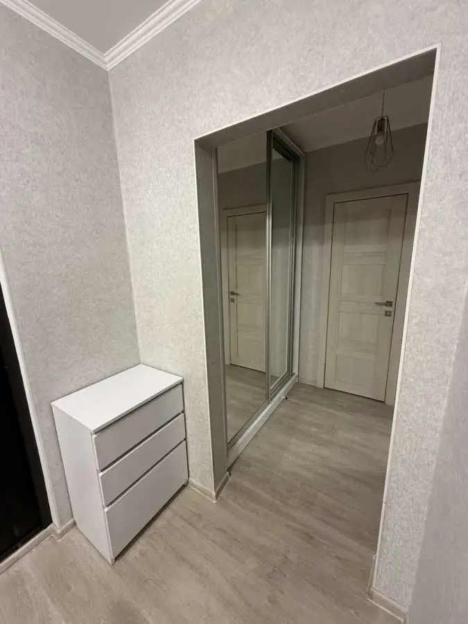 Фото Зняти 1 кімнатну квартиру, Софії Русової вул.  Київ в довгострокову оренду, ціна: 18000 UAH, код 8368