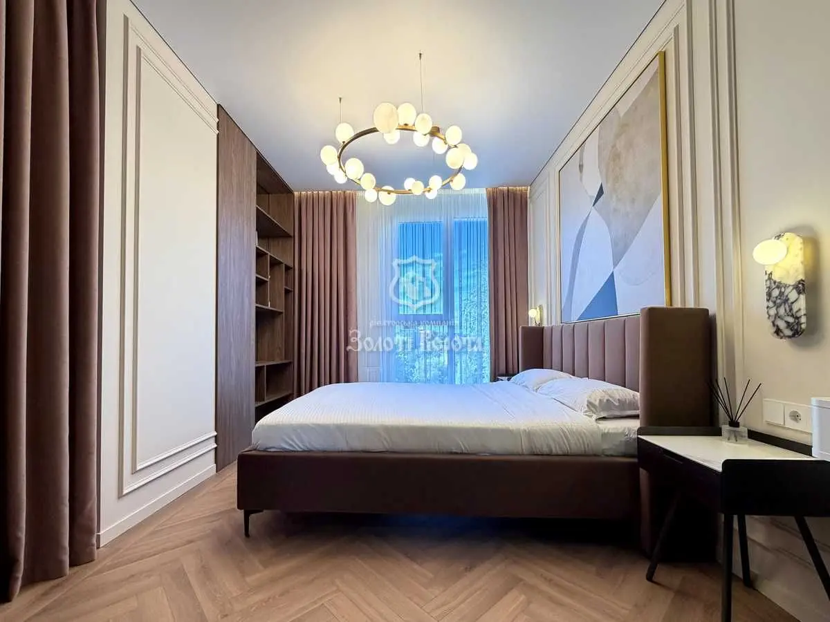 Фото Selling a 1-room apartment, 41.1 sq.m., Andriia Verkhohliada Street (Mykhaila Drahomyrova Street)  Kyiv, price: 149000 USD, code 8369