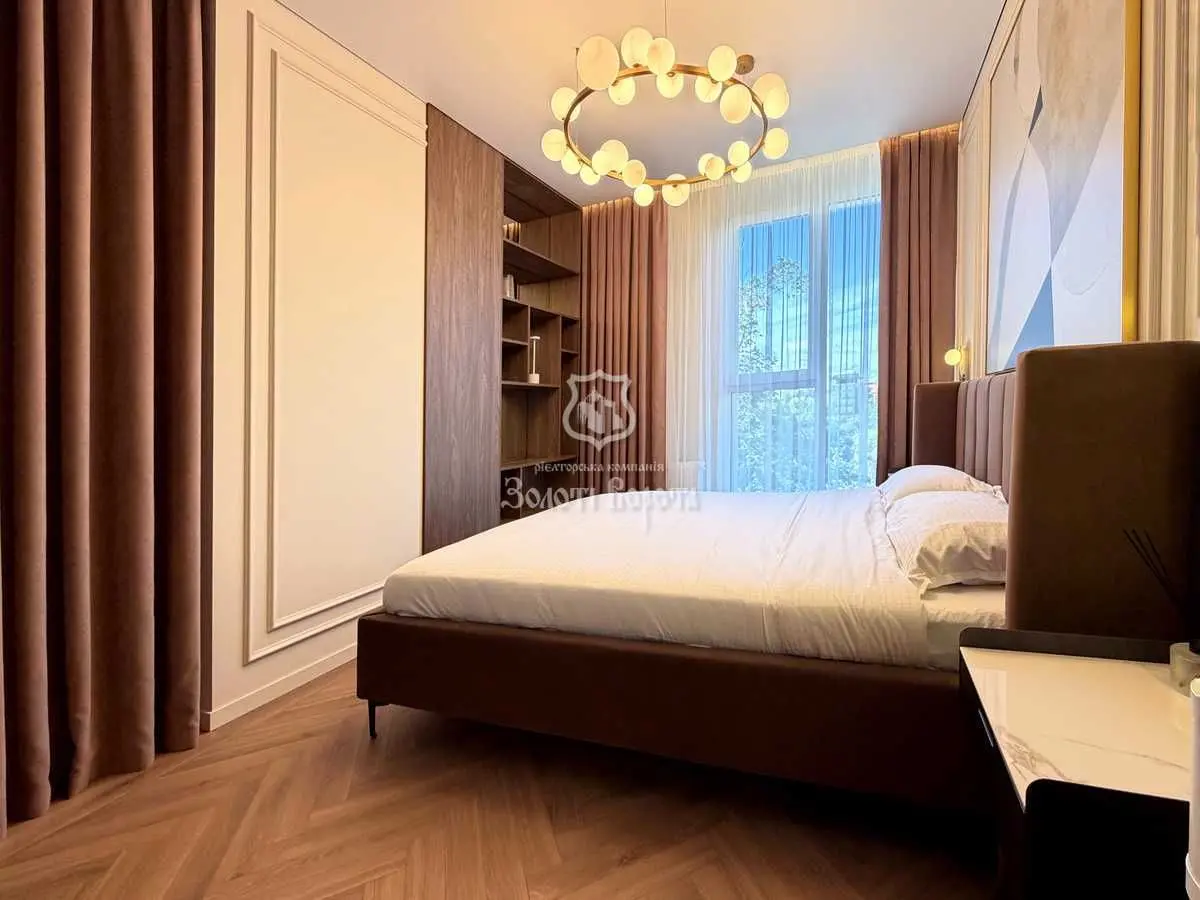 Фото Selling a 1-room apartment, 41.1 sq.m., Andriia Verkhohliada Street (Mykhaila Drahomyrova Street)  Kyiv, price: 149000 USD, code 8369