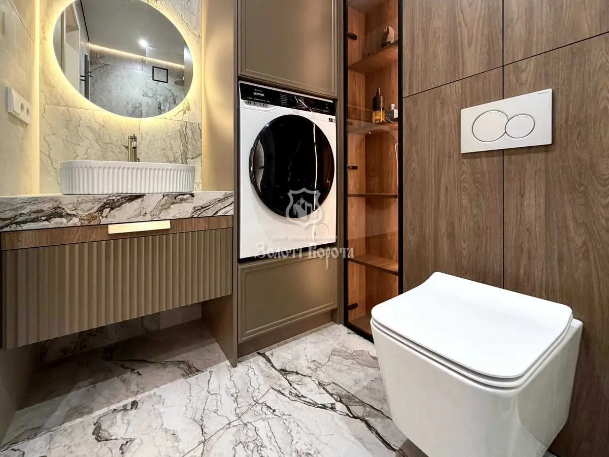 Фото Selling a 1-room apartment, 41.1 sq.m., Andriia Verkhohliada Street (Mykhaila Drahomyrova Street)  Kyiv, price: 149000 USD, code 8369