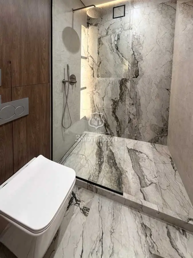 Фото Selling a 1-room apartment, 41.1 sq.m., Andriia Verkhohliada Street (Mykhaila Drahomyrova Street)  Kyiv, price: 149000 USD, code 8369