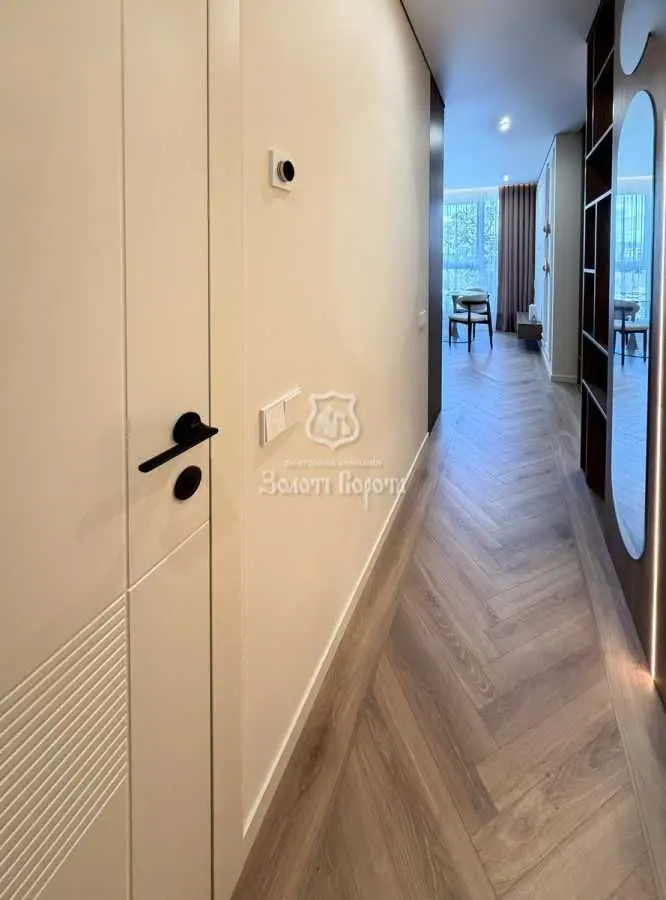 Фото Selling a 1-room apartment, 41.1 sq.m., Andriia Verkhohliada Street (Mykhaila Drahomyrova Street)  Kyiv, price: 149000 USD, code 8369