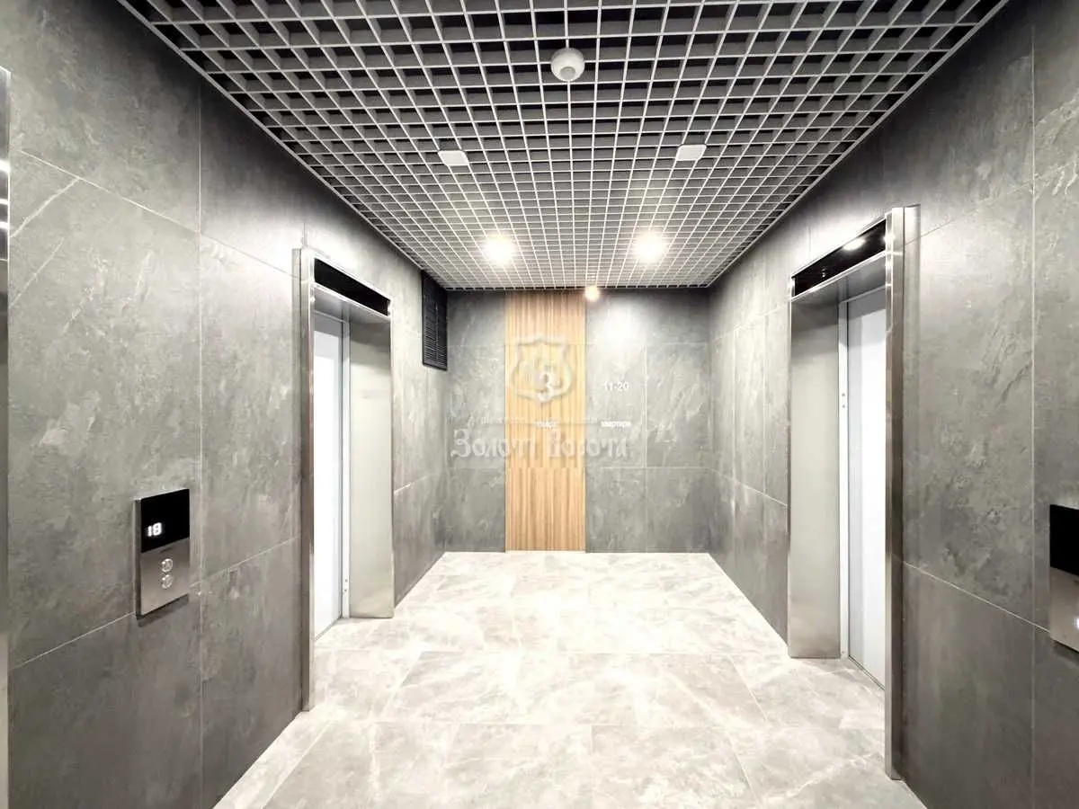 Фото Selling a 1-room apartment, 41.1 sq.m., Andriia Verkhohliada Street (Mykhaila Drahomyrova Street)  Kyiv, price: 149000 USD, code 8369