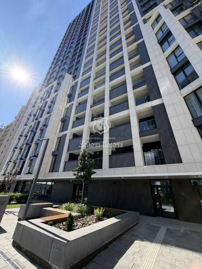 Фото Selling a 1-room apartment, 41.1 sq.m., Andriia Verkhohliada Street (Mykhaila Drahomyrova Street)  Kyiv, price: 149000 USD, code 8369