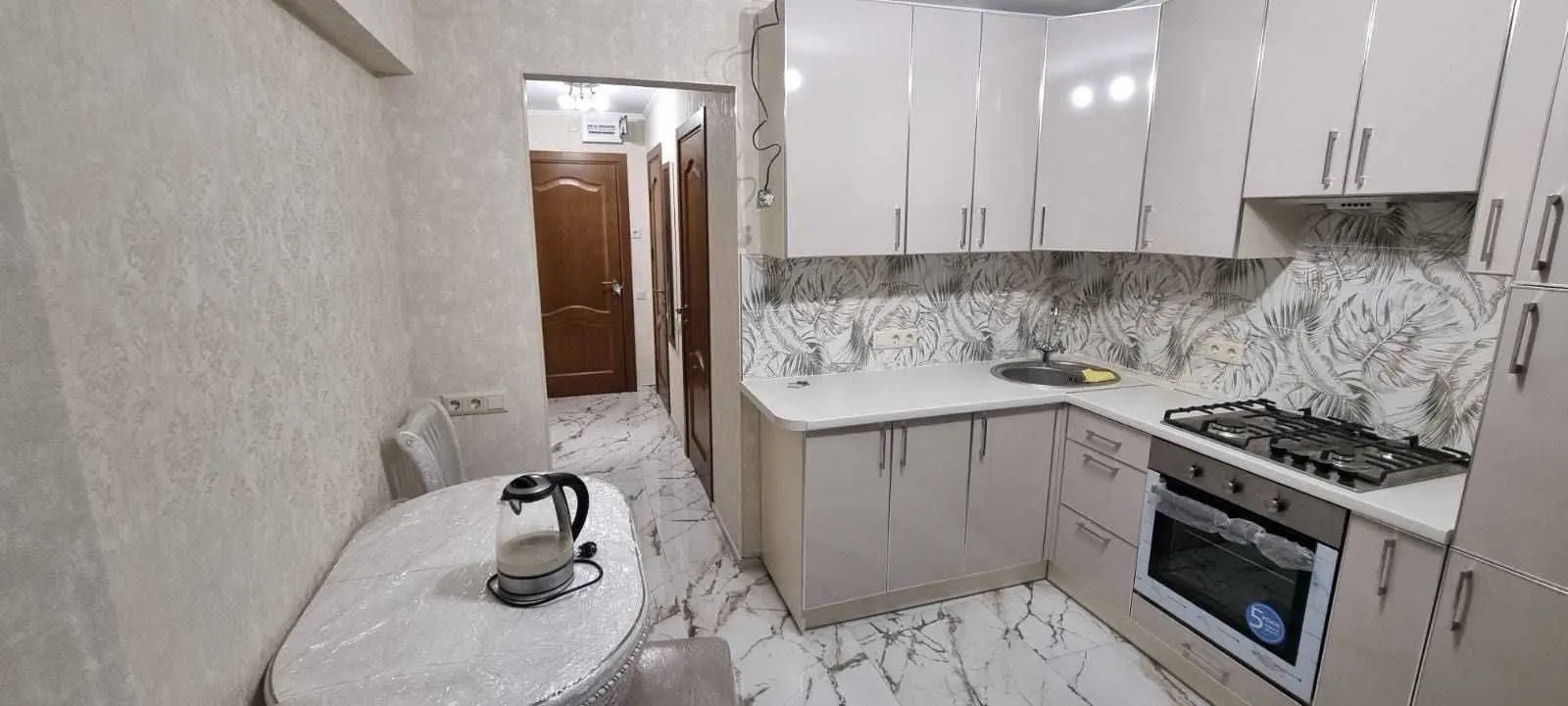 Фото Rent a 1-room apartment, Velyka Vasylkivska Street 124а Kyiv for long-term rent, price: 22500 UAH, code 8372